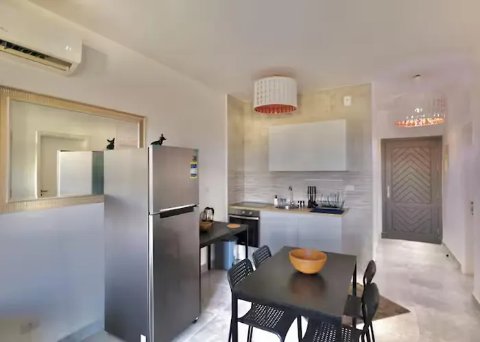 Luxurious Seaside 2-brs